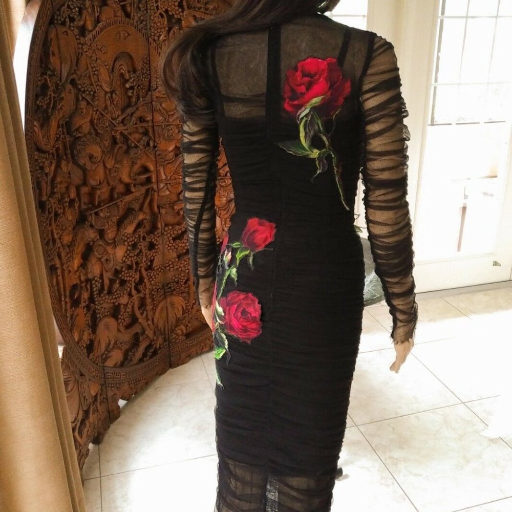 $5,500 DOLCE & GABBANA BLACK RED ROSE RUCHED DRESS - Picture 3 of 11
